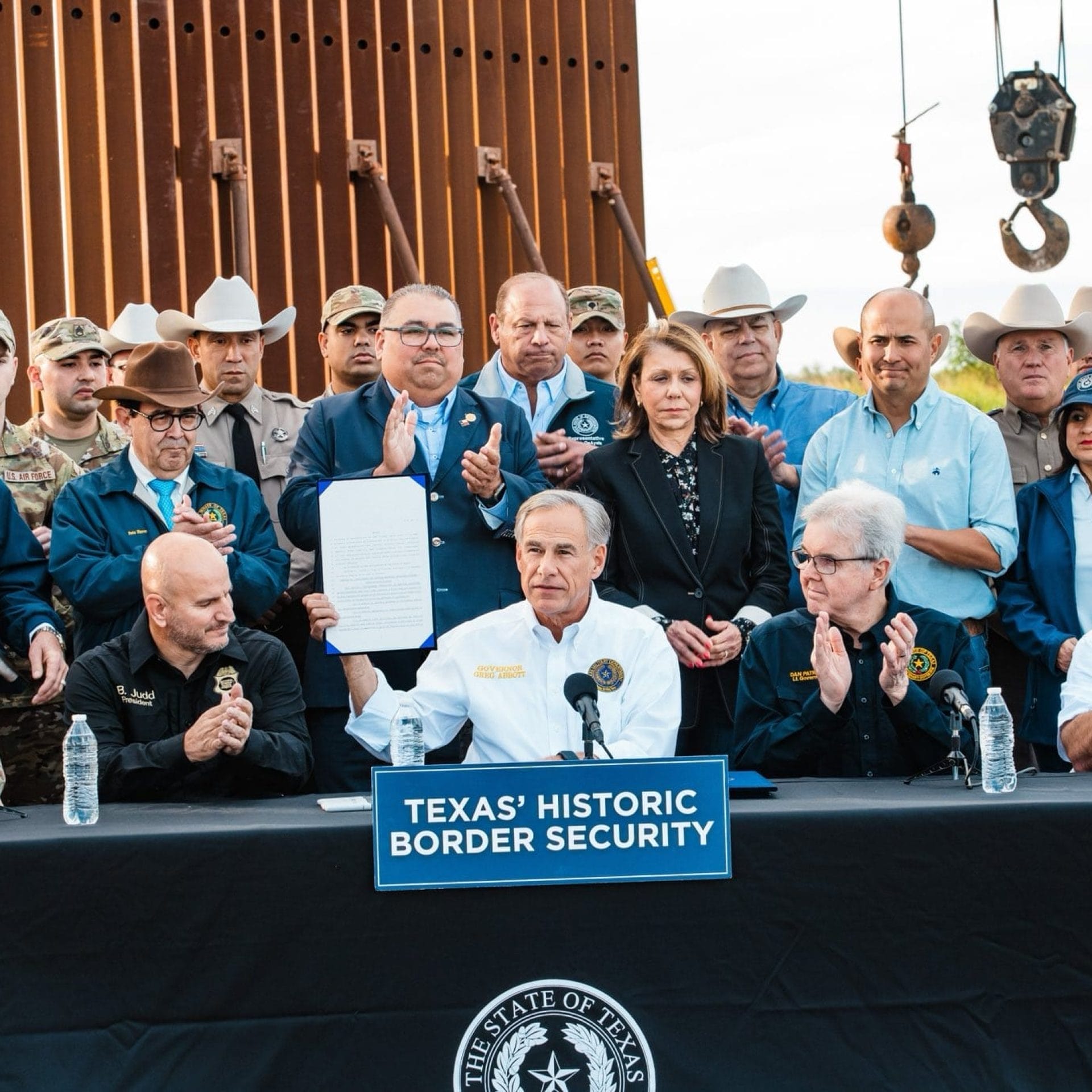 nxnoticias.com-decreta-gobernador-de-texas-ley-anti-inmigrante