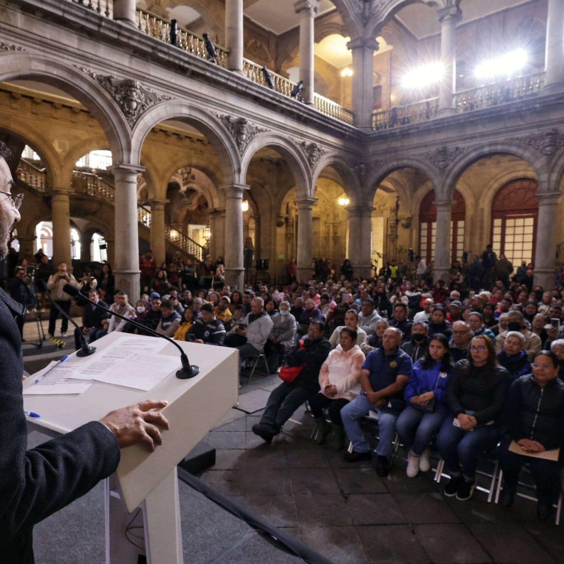 nxnoticias.com-entrega-batres-apoyos-para-damnificados-de-sismos-de-2017