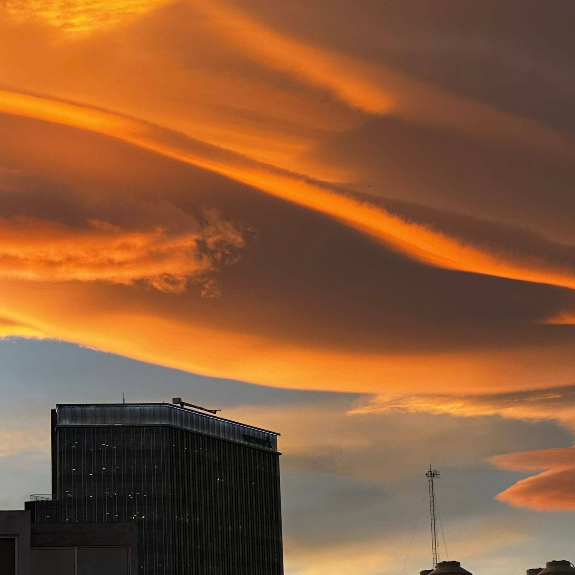 nxnoticias.com-espectacular-cielo-rojo-en-cdmx