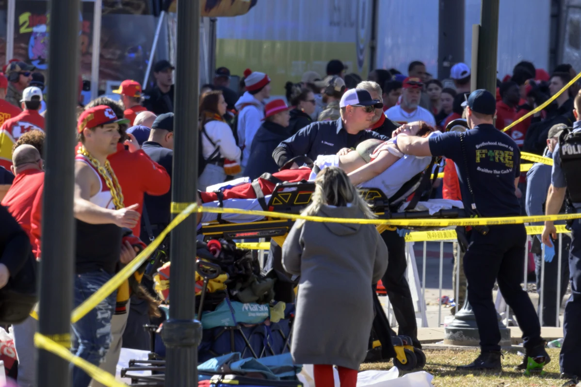 nxnoticias.com-8-ninos-entre-los-22-heridos-en-el-tiroteo-en-la-celebracion-de-los-kansas-city-chiefs-autoridades-confirman-1-muerto