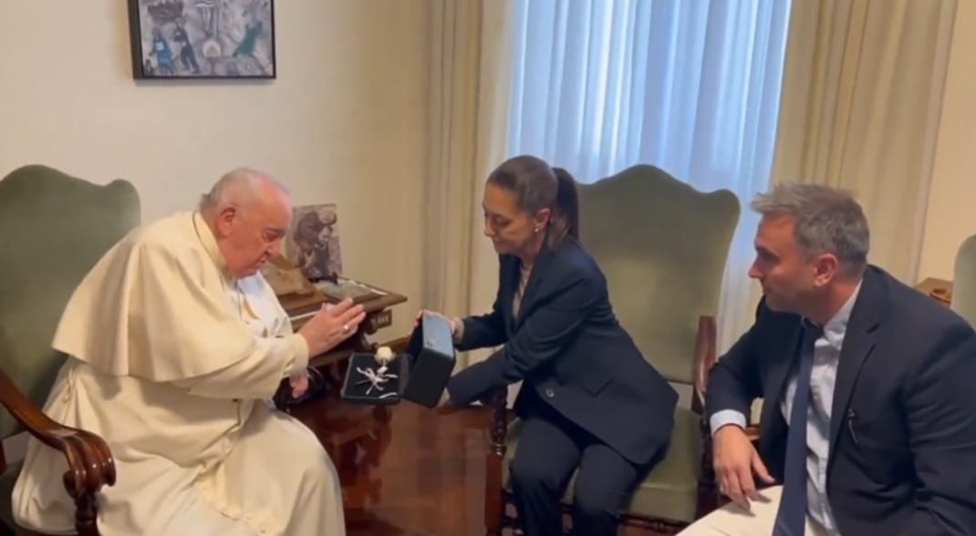 nxnoticias.com-anuncia-claudia-que-traera-al-pueblo-de-mexico-regalo-bendecido-por-el-papa-francisco