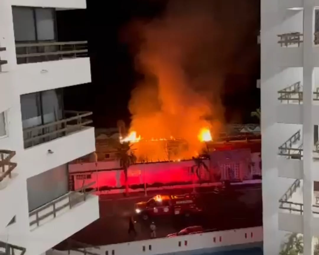 nxnoticias.com-incendian-restaurante-en-acapulco-por-presuntamente-no-pagar-cuota-al-crimen