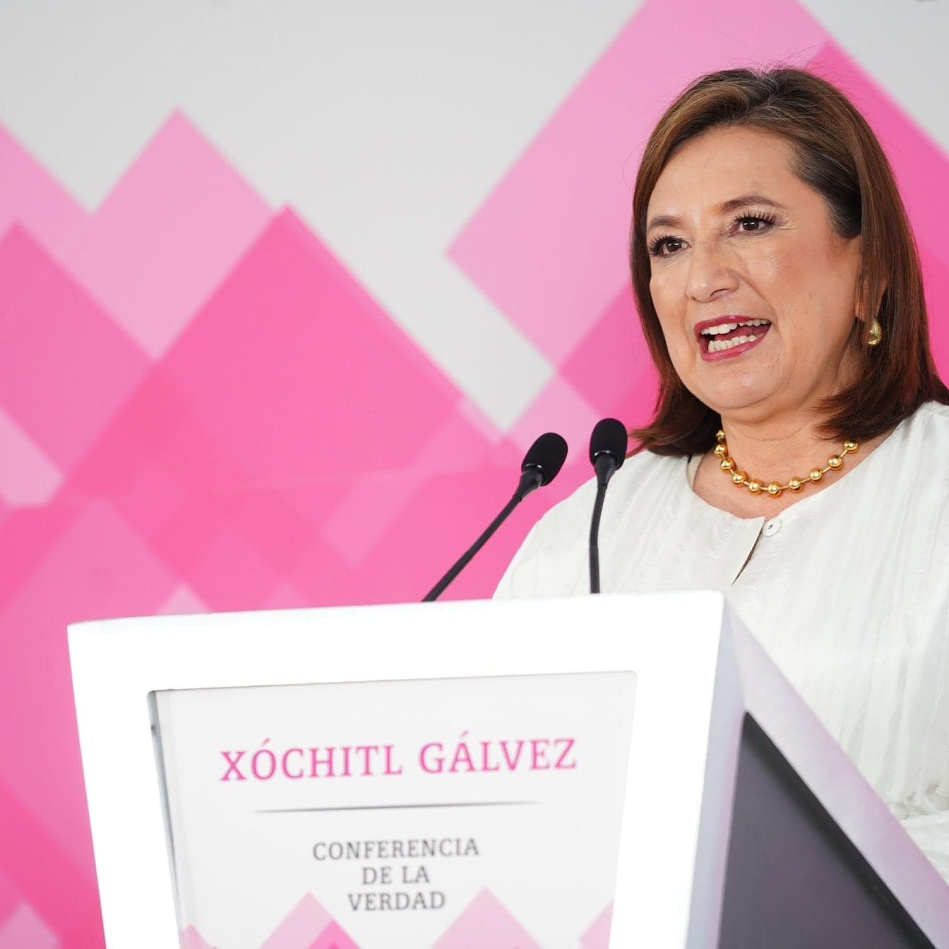 nxnoticias.com-pide-xochitl-a-amlo-denunciar-ante-fgr-senalamientos-de-lider-criminal