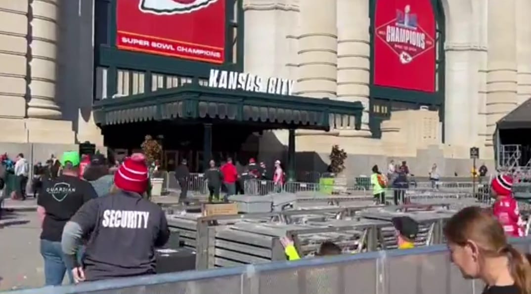 nxnoticias.com-termina-desfile-de-celebracion-de-los-chiefs-en-panico