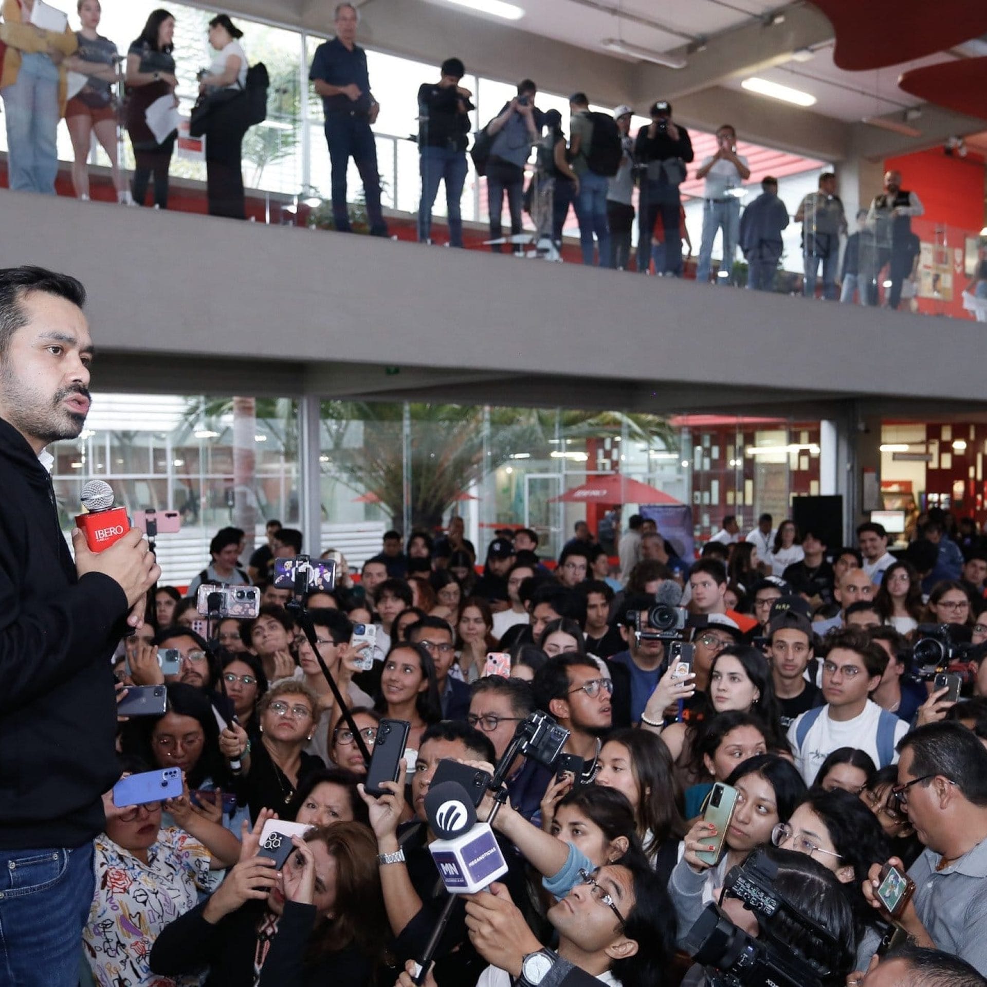 nxnoticias.com-afirma-maynez-que-xochitl-ya-es-tercera-y-el-segundo