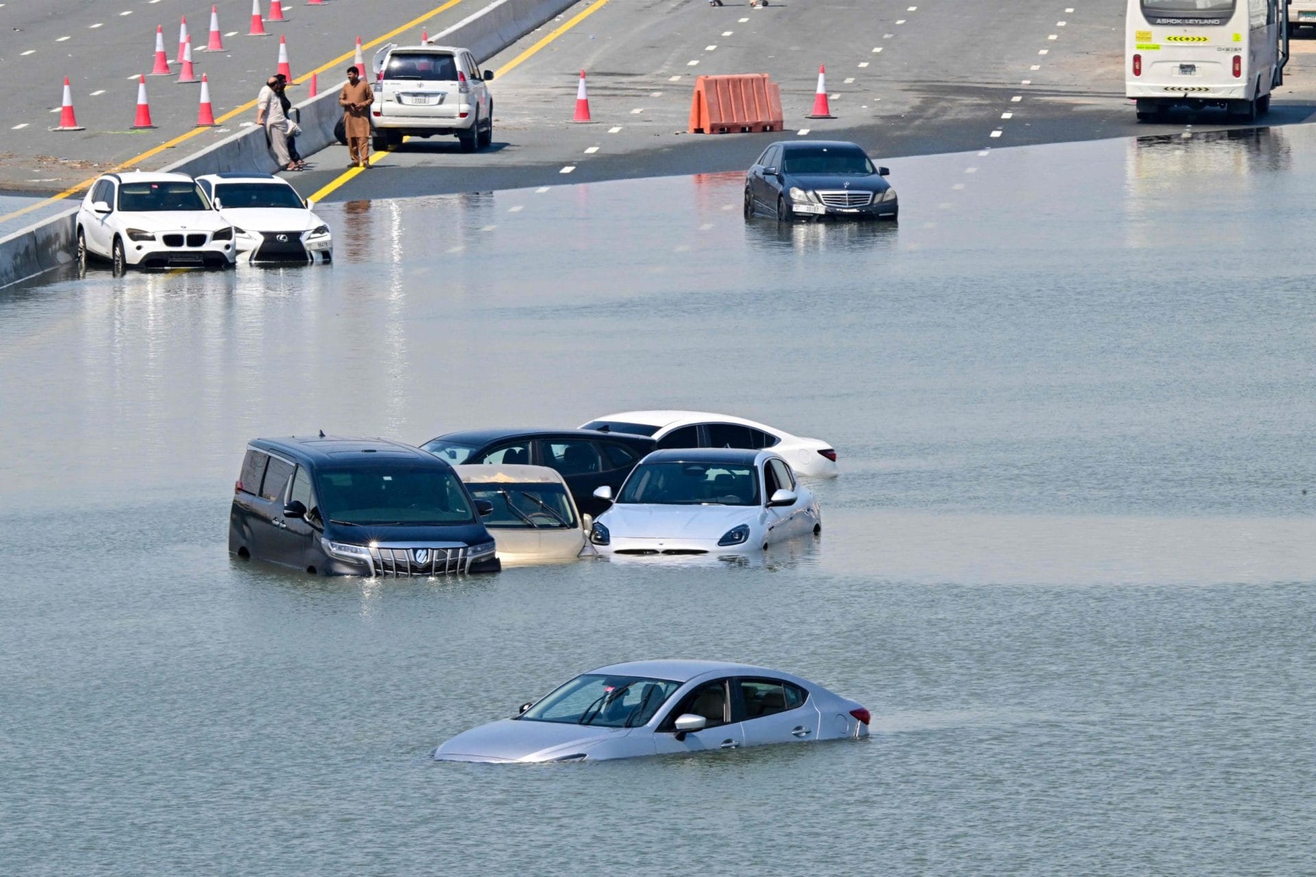 nxnoticias.com-emiratos-arabes-unidos-busca-reponerse-del-diluvio