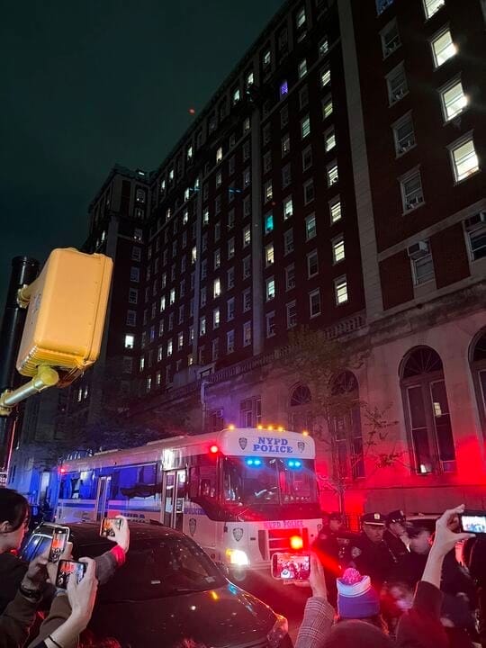 nxnoticias.com-ingresa-la-policia-de-nueva-york-al-campus-de-la-universidad-de-columbia