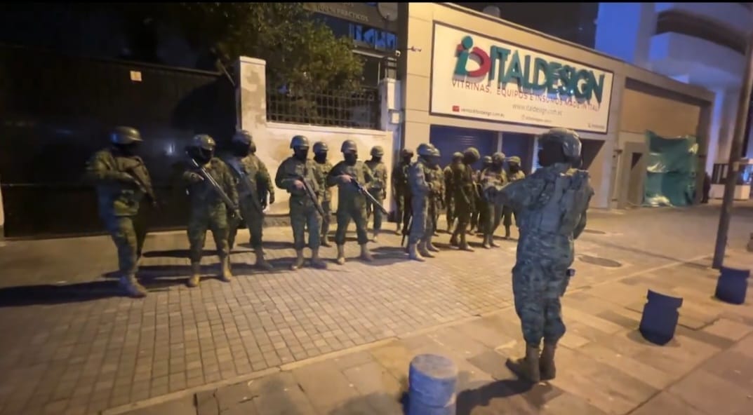 nxnoticias.com-protesta-mexico-por-hostigamiento-de-fuerzas-del-orden-a-embajada-mexicana-en-quito