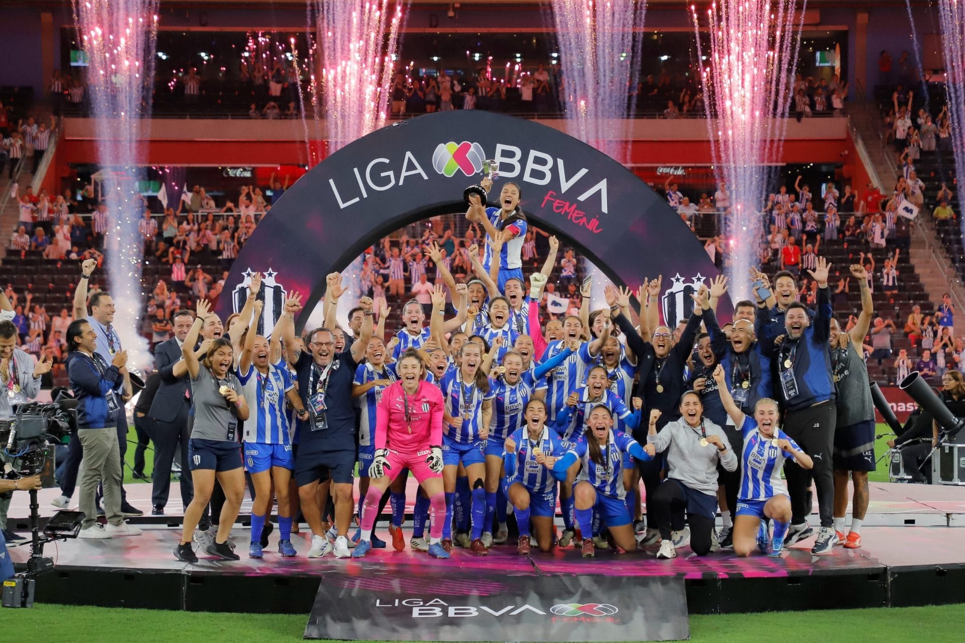 nxnoticias.com-rayadas-vencen-al-america-y-son-las-nuevas-campeonas-de-la-liga-mx-femenil