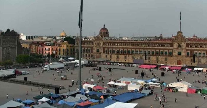 nxnoticias.com-se-queda-la-cnte-en-el-zocalo-y-ocupa-una-cuarta-parte-de-la-plancha