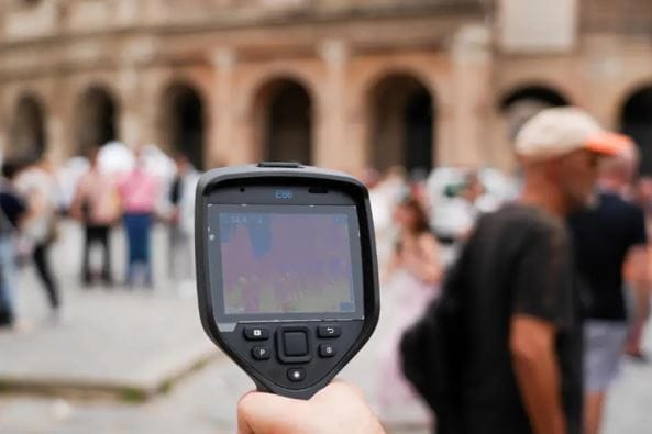 nxnoticias.com-roma-en-alerta-roja-por-altas-temperaturas-plaza-de-san-pedro-supera-los-50-grados