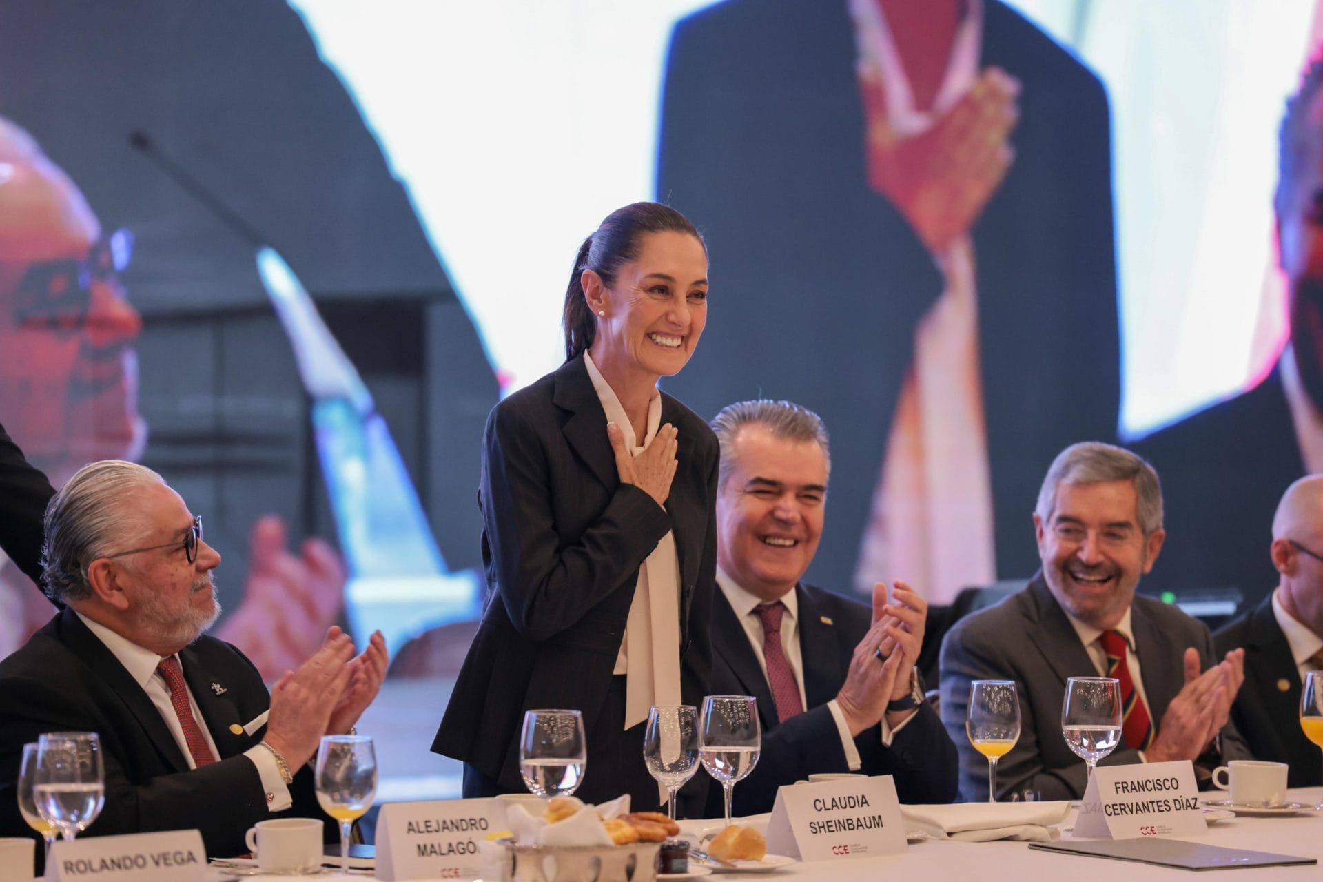 nxnoticias.com-sheinbaum-se-reune-con-el-cce-para-presentar-su-plan-de-gobierno
