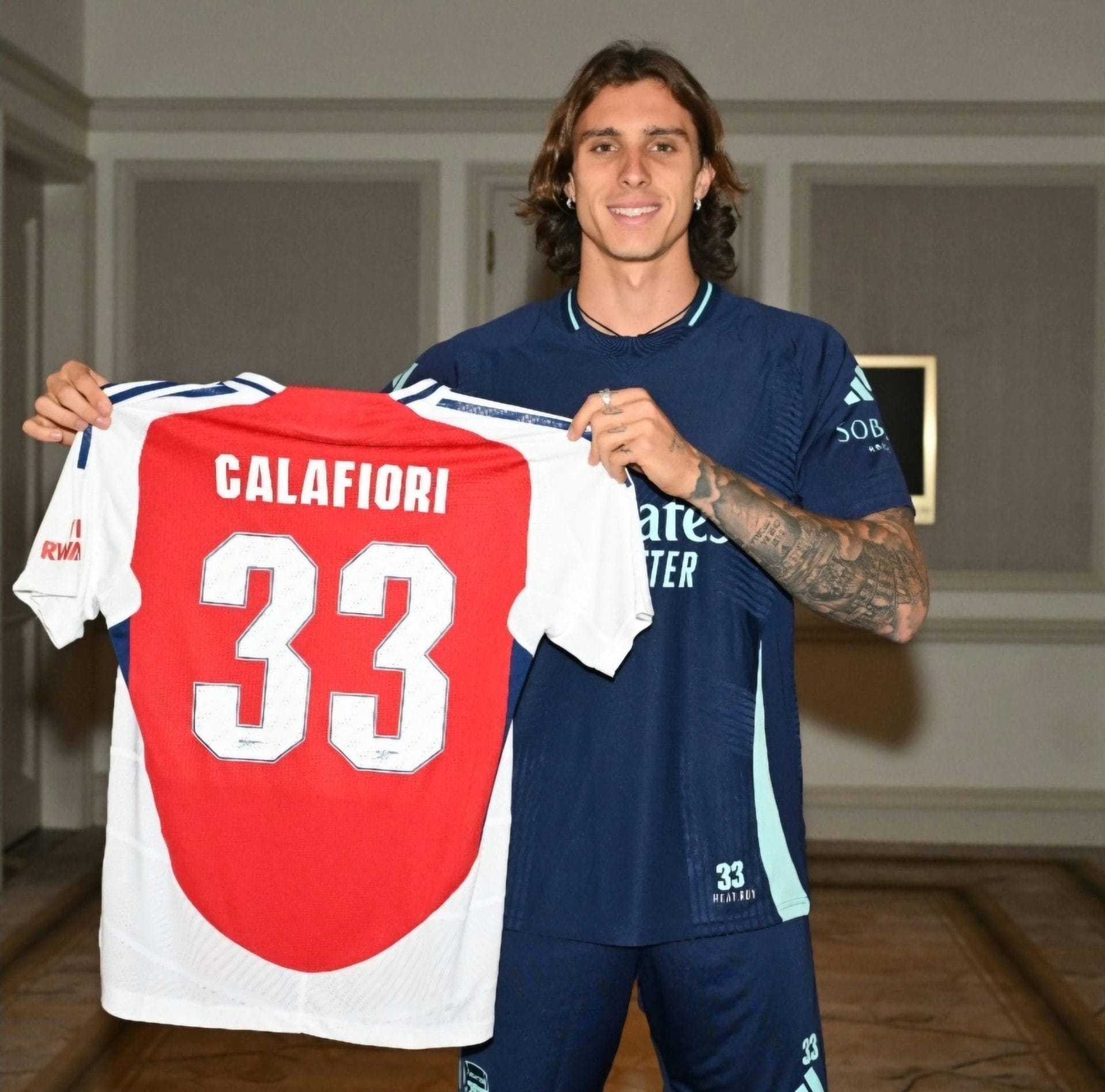 nxnoticias.com-arsenal-presenta-al-italiano-calafiori-como-refuerzo