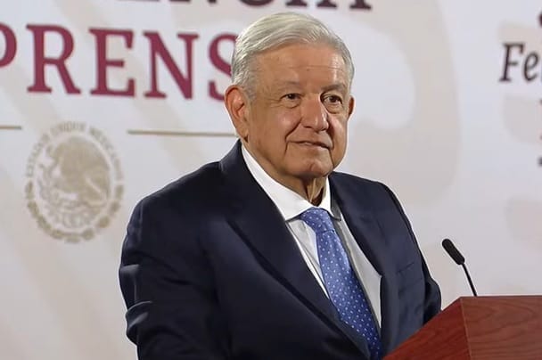 nxnoticias.com-celebra-amlo-medalla-de-osmar-olvera-en-paris