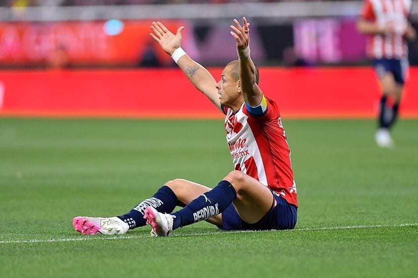 nxnoticias.com-chicharito-entre-el-esplendor-y-el-declive-en-chivas