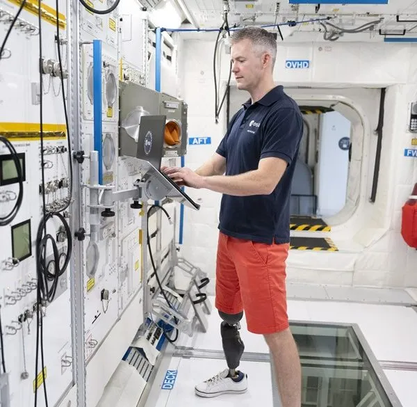 nxnoticias.com-john-mcfall-de-atleta-paralimpico-a-pionero-espacial