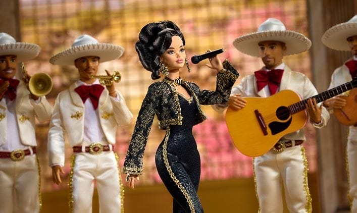 nxnoticias.com-mattel-rinde-homenaje-a-juan-gabriel-con-muneca-barbie