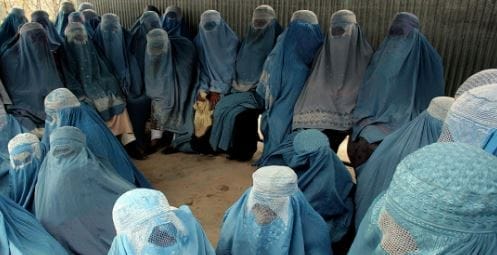 nxnoticias.com-talibanes-endurecen-prohibiciones-a-las-mujeres-no-pueden-hablar-en-publico