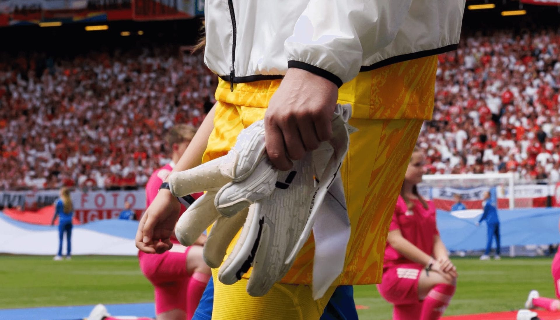 nxnoticias.com-un-adios-szczesny-y-bravo-cuelgan-los-guantes