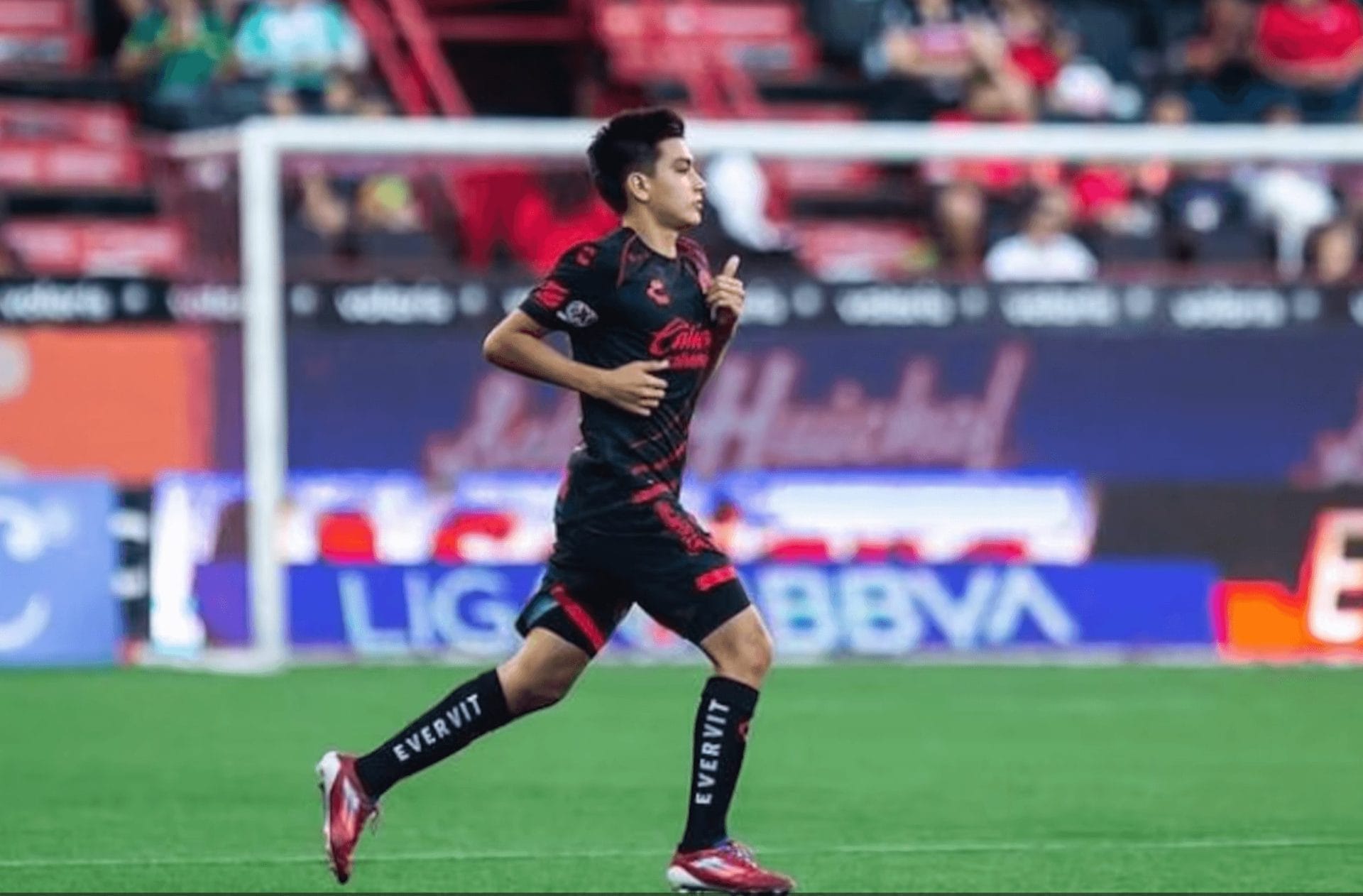 nxnoticias.com-un-debut-record-de-gilberto-mora-jr-a-los-15-anos-en-la-liga-mx