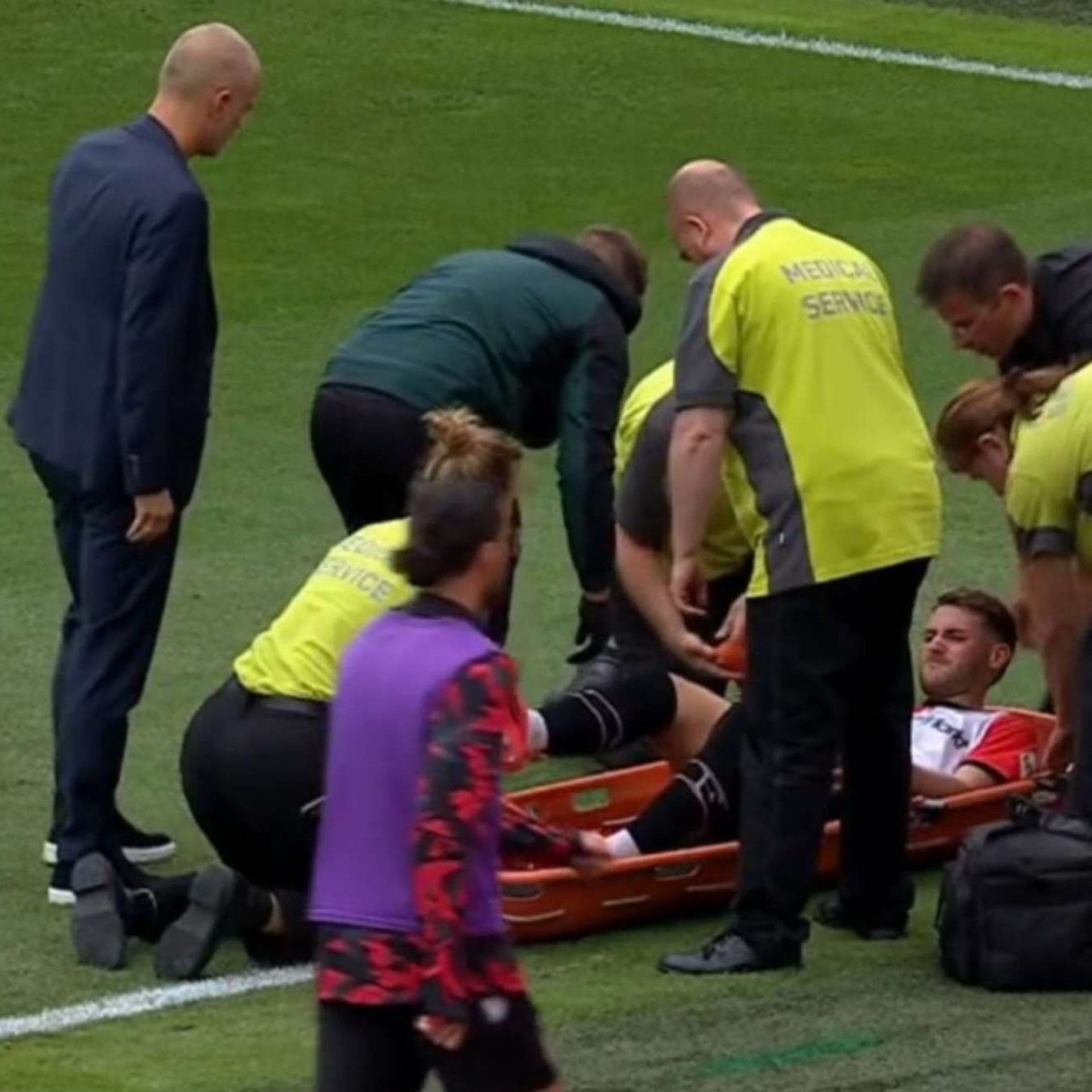 nxnoticias.com-santiago-gimenez-fuera-por-lesion-en-el-feyenoord