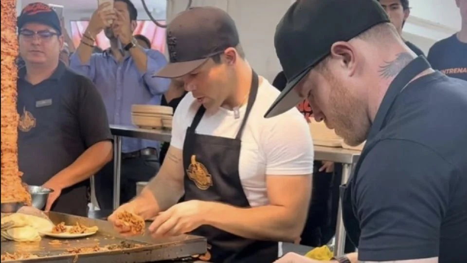 nxnoticias.com-canelo-alvarez-deja-el-ring-para-servir-tacos-en-guadalajara