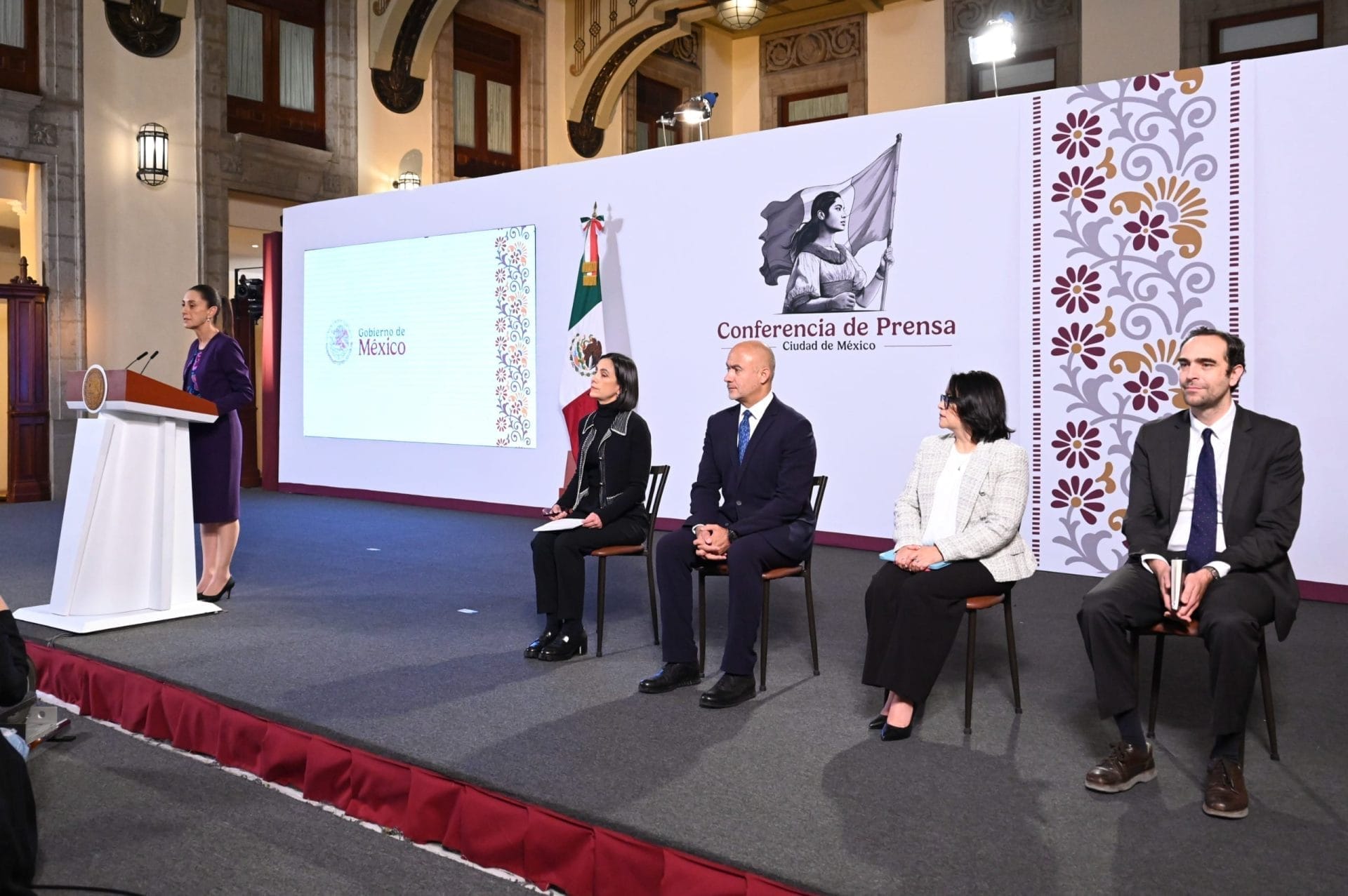 nxnoticias.com-sheinbaum-presenta-reformas-clave-para-su-gobierno-vias-ferroviarias-y-generacion-de-energia