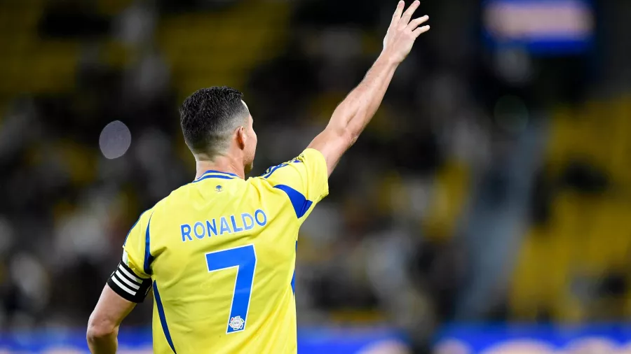 nxnoticias.com-cristiano-ronaldo-doblete-y-leyenda-con-915-goles