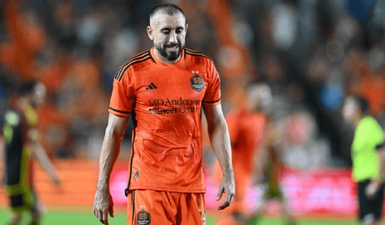 nxnoticias.com-despido-inesperado-hector-herrera-fuera-del-dynamo-tras-escupir-al-arbitro