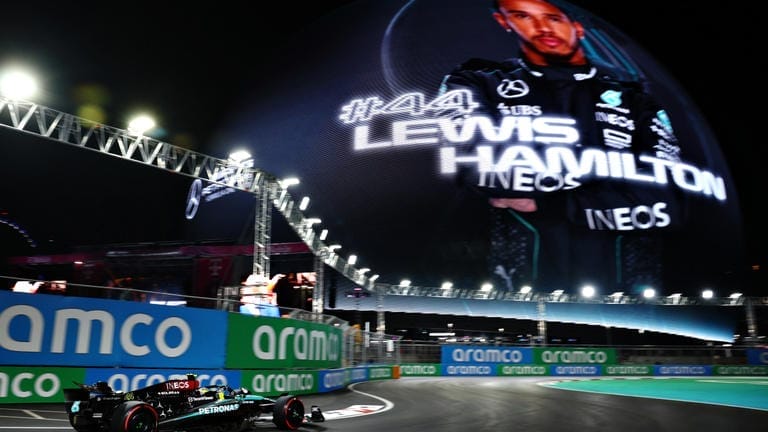 nxnoticias.com-las-vegas-vibra-con-hamilton-red-bull-se-desinfla