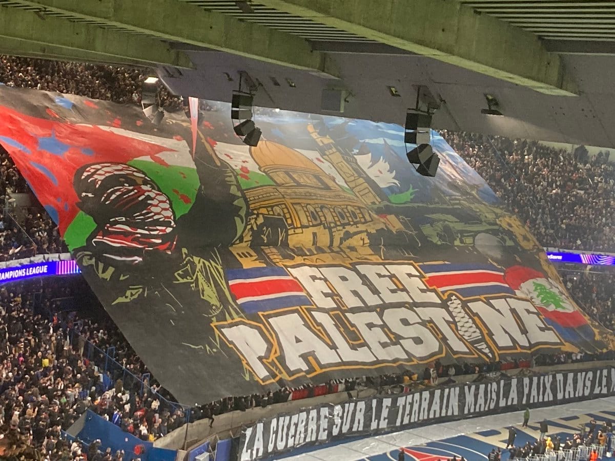 nxnoticias.com-ultras-del-psg-despliegan-pancarta-palestina-libre-en-partido-de-champions-league