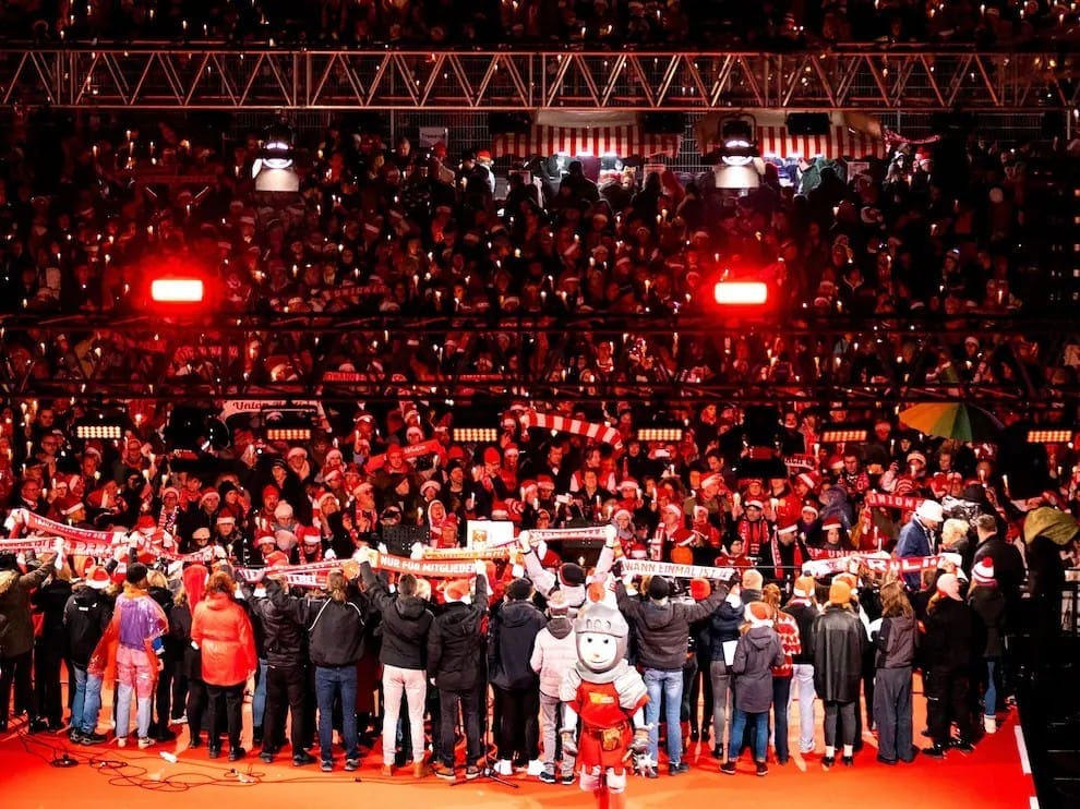 nxnoticias.com-futbol-club-union-berlin-celebra-la-navidad-con-su-aficion