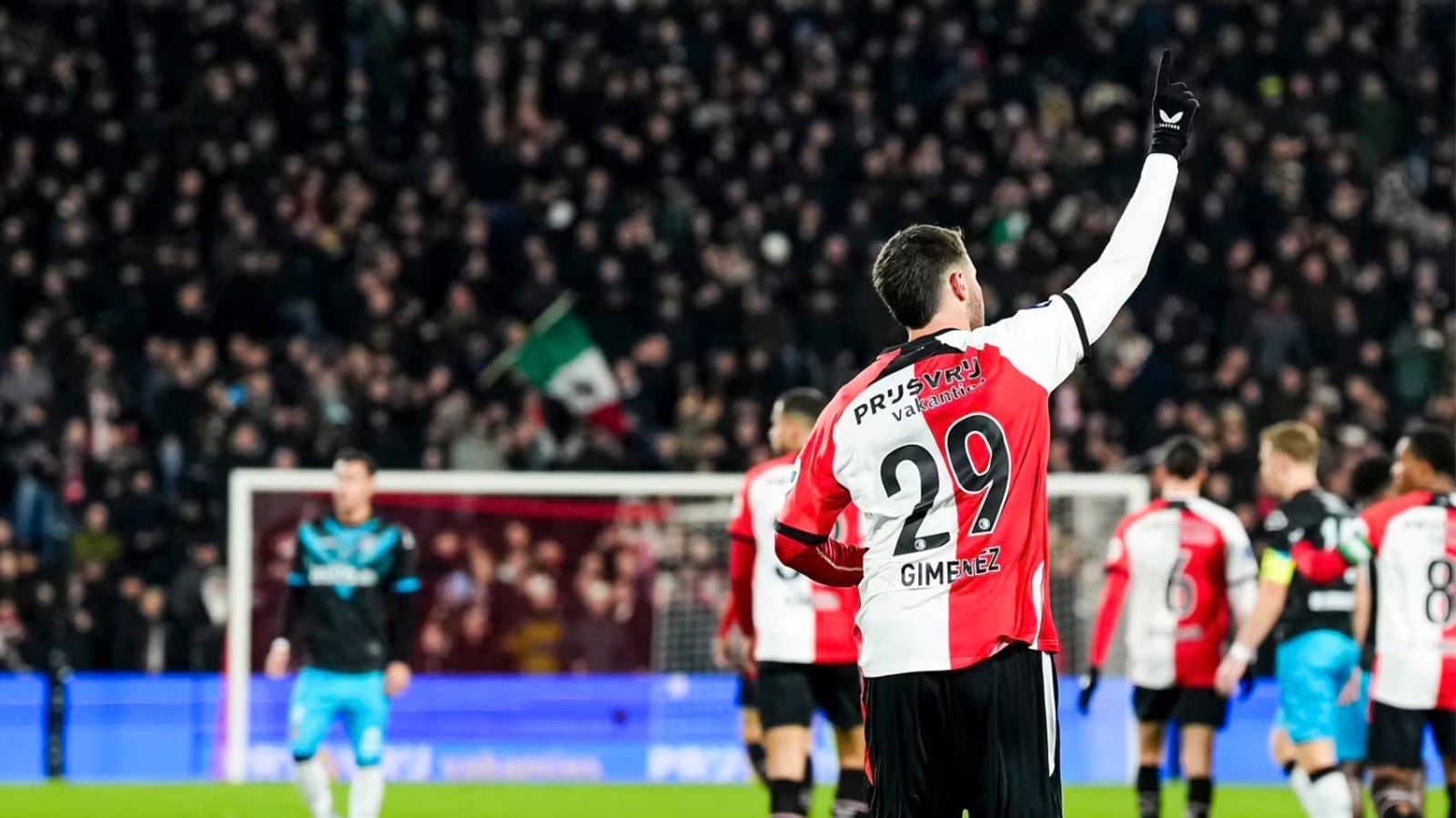 nxnoticias.com-hat-trick-de-santiago-gimenez-feyenoord-sigue-en-la-pelea