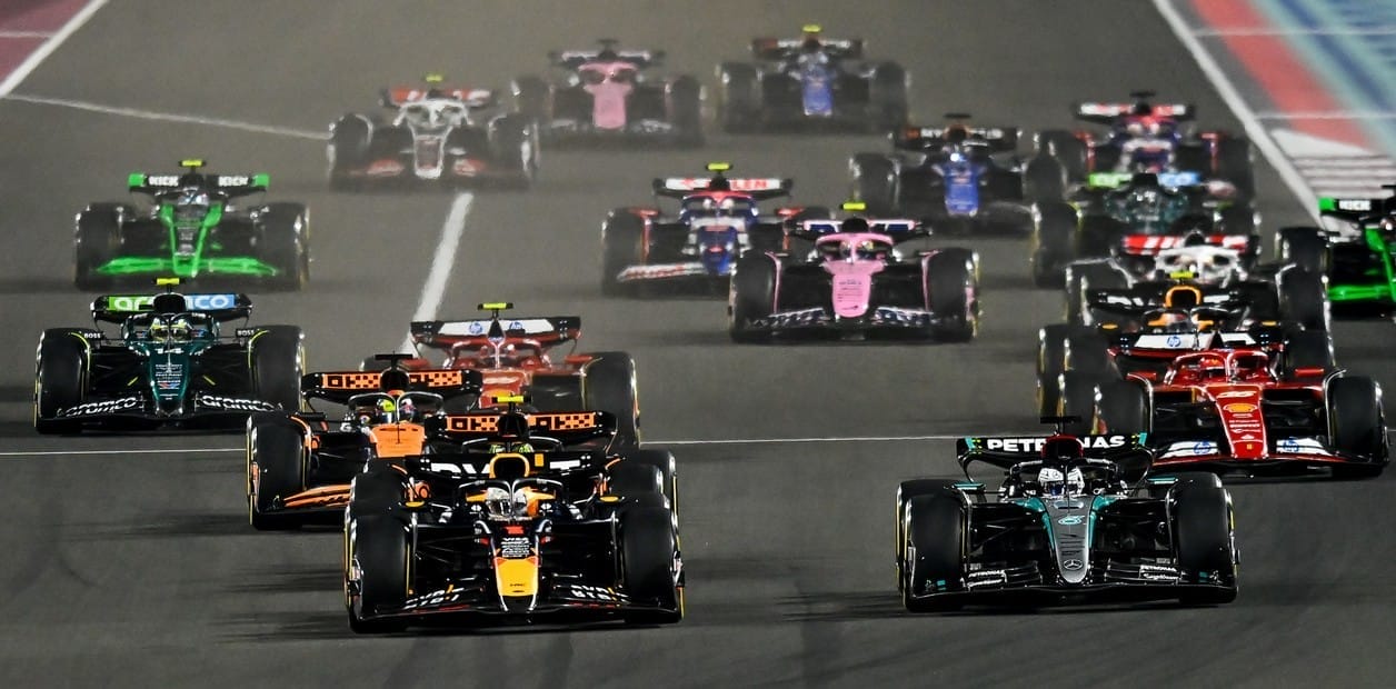 nxnoticias.com-mclaren-se-roba-la-atencion-en-abu-dhabi-con-norris-y-piastri-al-frente