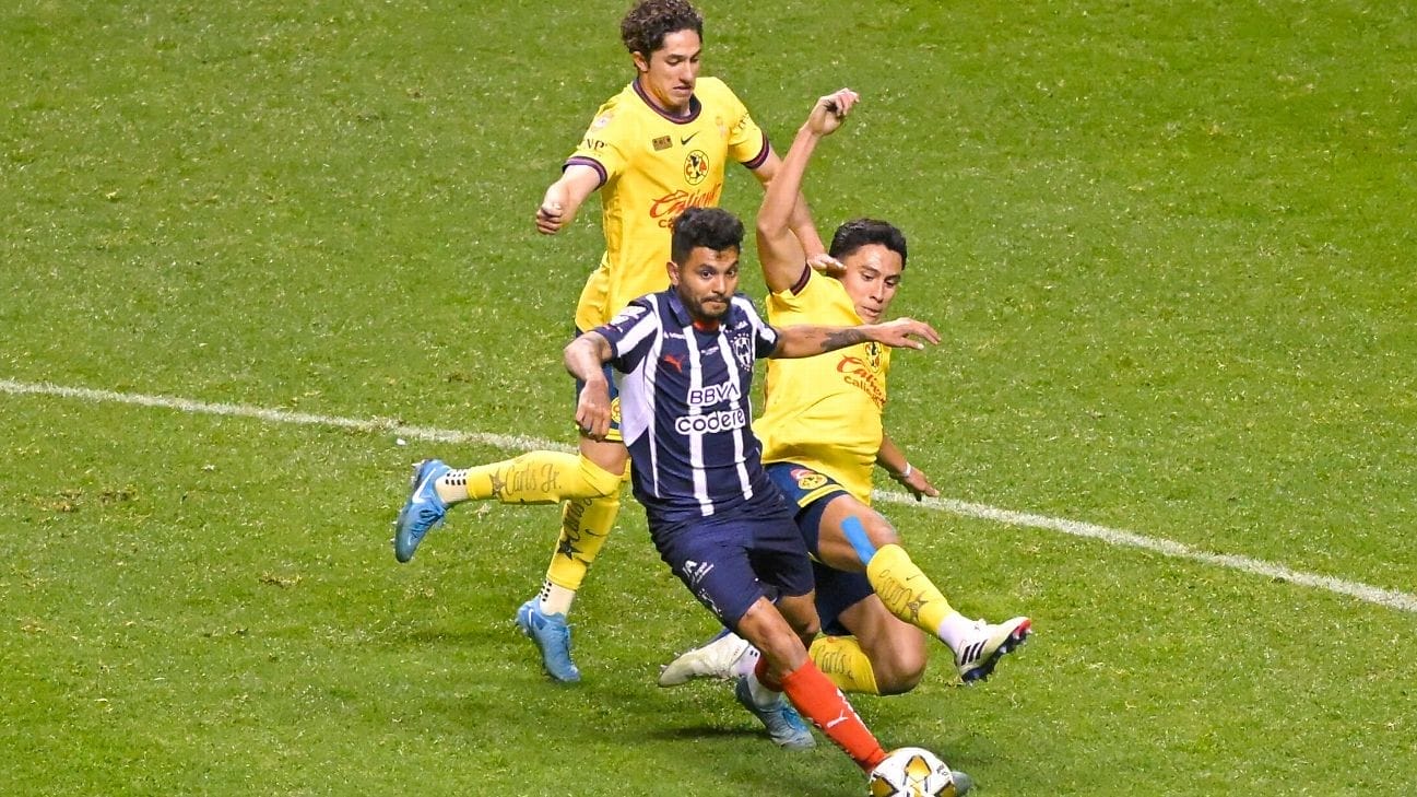 nxnoticias.com-tecatito-corona-muestra-brutal-herida-tras-la-final-del-futbol-mexicano