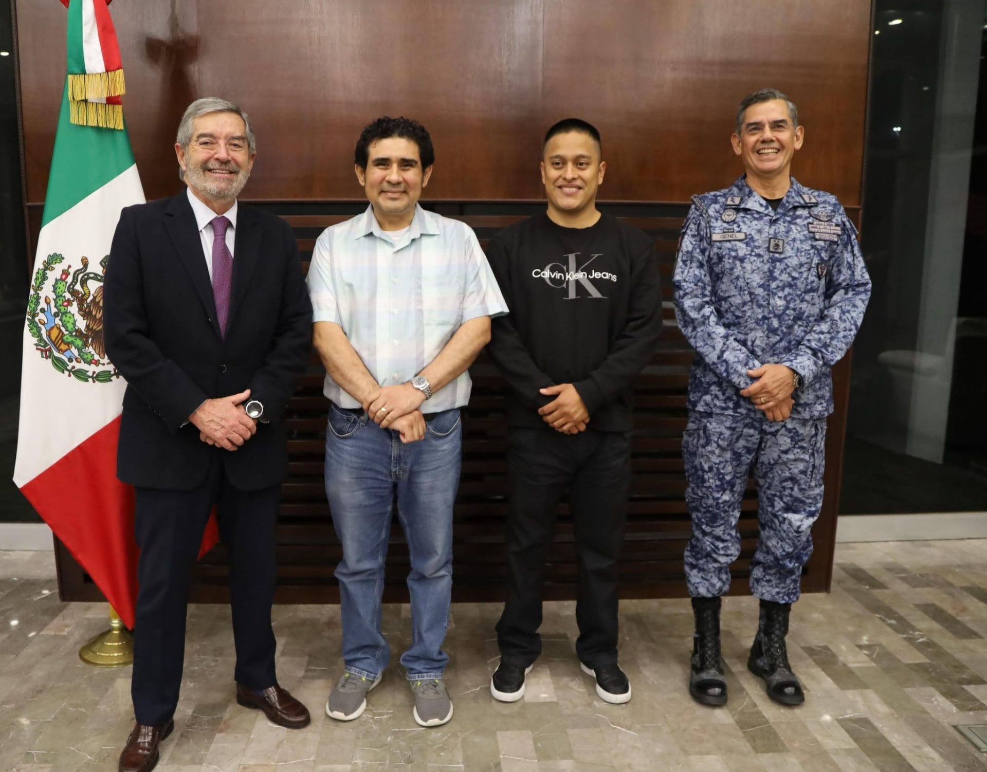 nxnoticias.com-aterrizan-en-aicm-mexicanos-liberados-del-buque-galaxy-leader