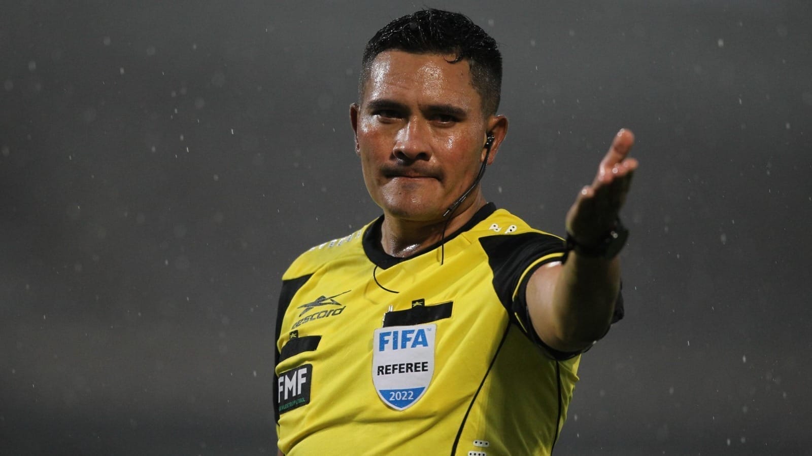 nxnoticias.com-fernando-guerrero-ramirez-se-despide-del-arbitraje-profesional-en-el-estadio-nemesio-diez