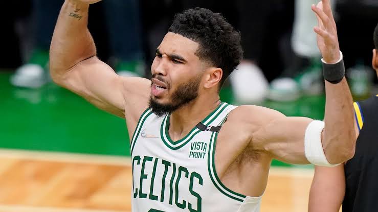 nxnoticias.com-jayson-tatum-se-une-a-la-elite-de-la-nba-al-alcanzar-los-13-mil-puntos