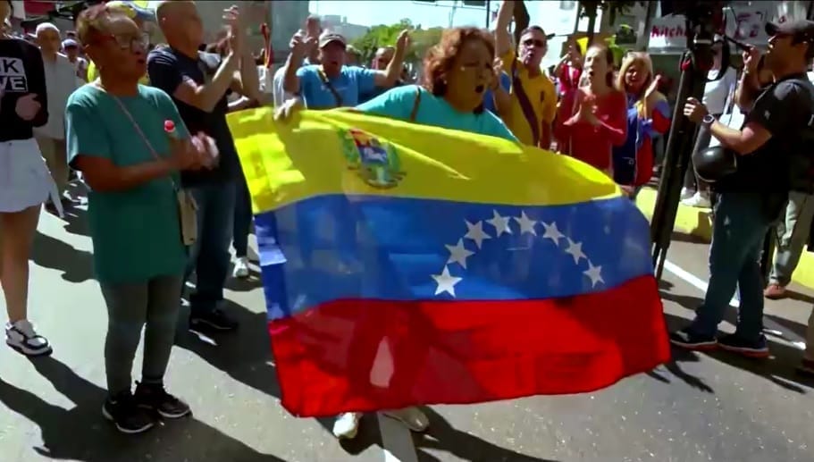 nxnoticias.com-salen-a-las-calles-de-caracas-a-manifestarse-contra-investidura-de-maduro-participa-corina-machado