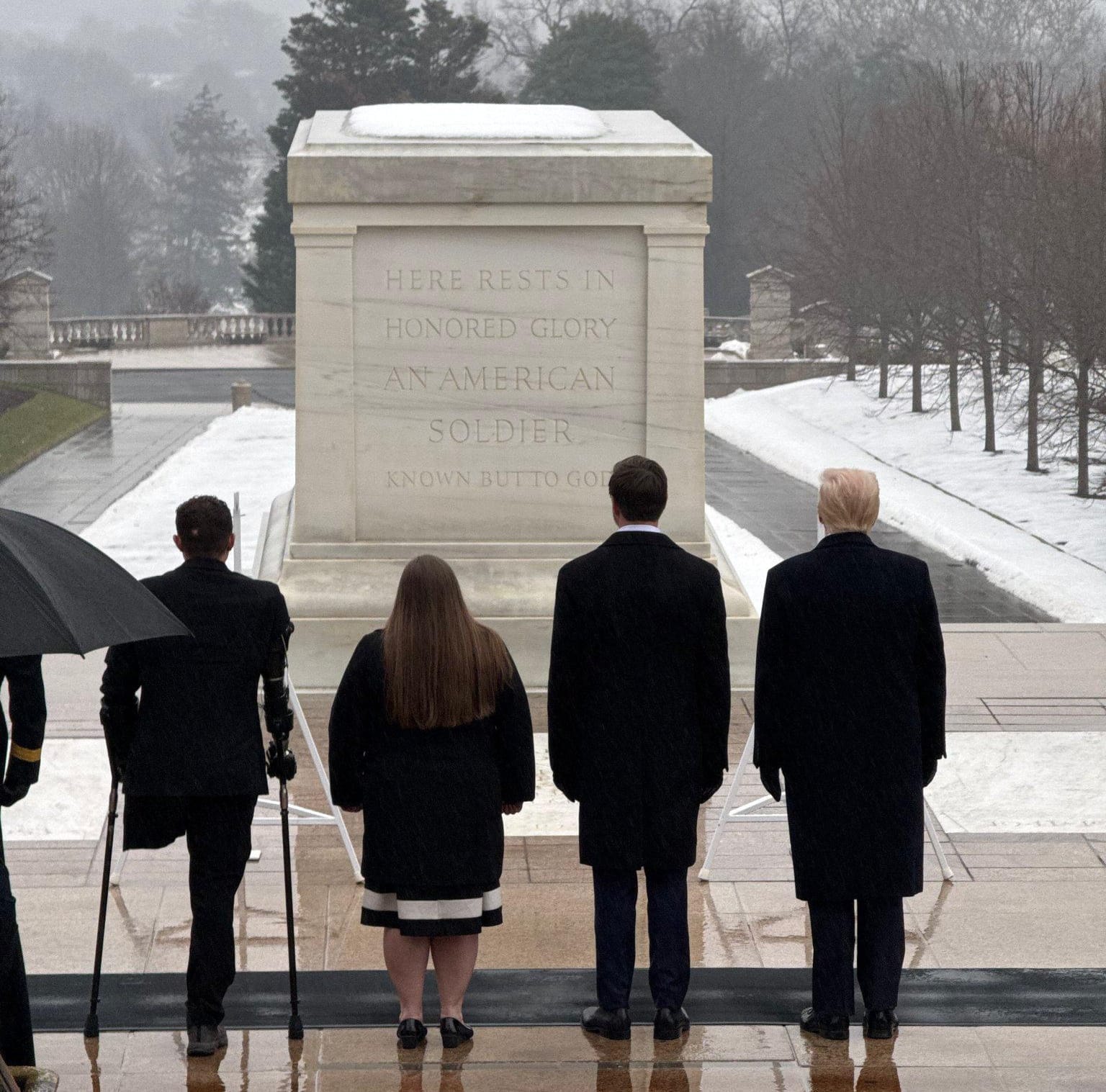 nxnoticias.com-trump-coloca-ofrendas-florales-en-cementerio-de-arlington