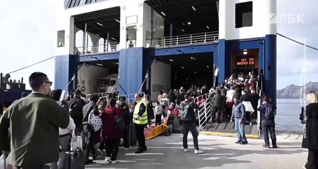 nxnoticias.com-abandonan-la-isla-griega-de-santorini-por-actividad-sismica