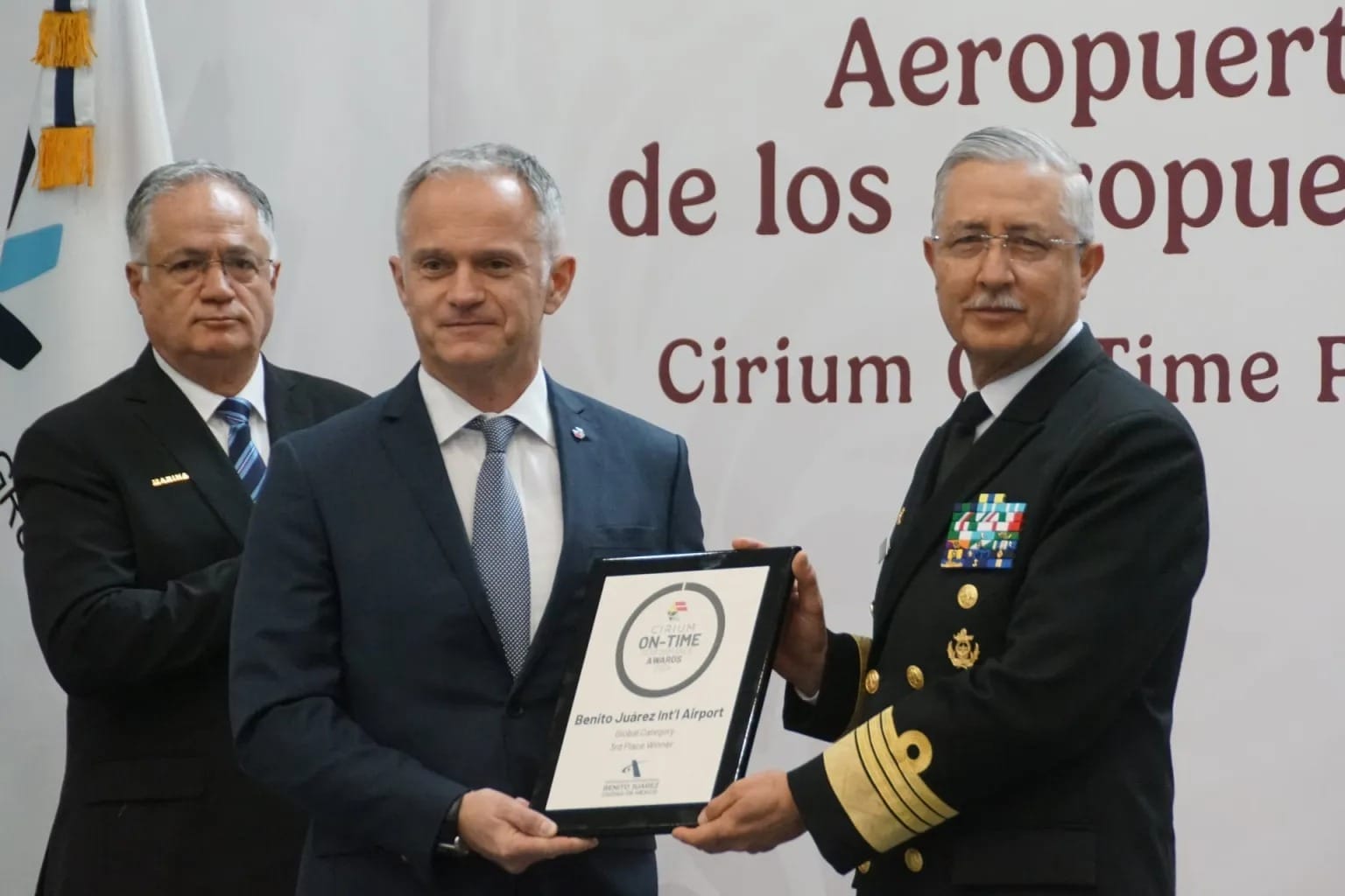 nxnoticias.com-premian-al-aicm-tercer-aeropuerto-mas-puntual-del-mundo