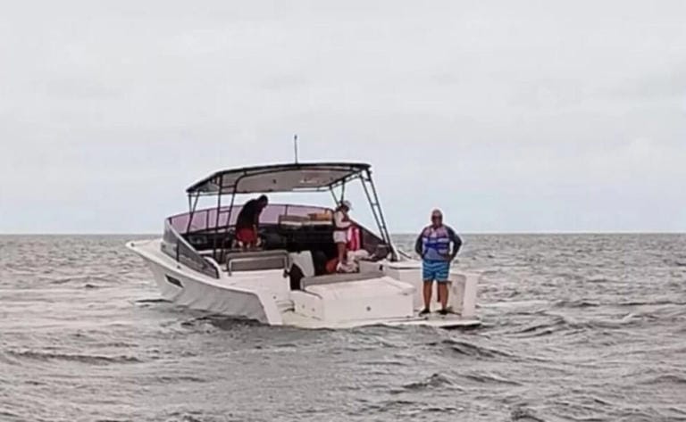 nxnoticias.com-rescatan-a-tres-personas-que-naufragaron-en-yucatan