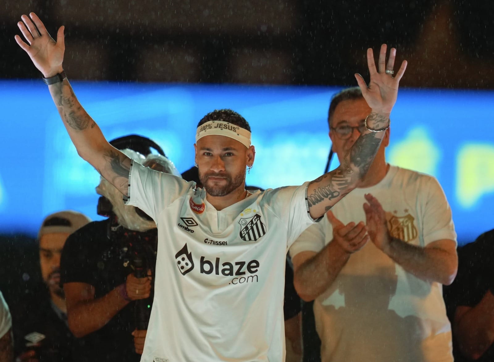 nxnoticias.com-santos-de-brasil-da-la-bienvenida-a-neymar-jr