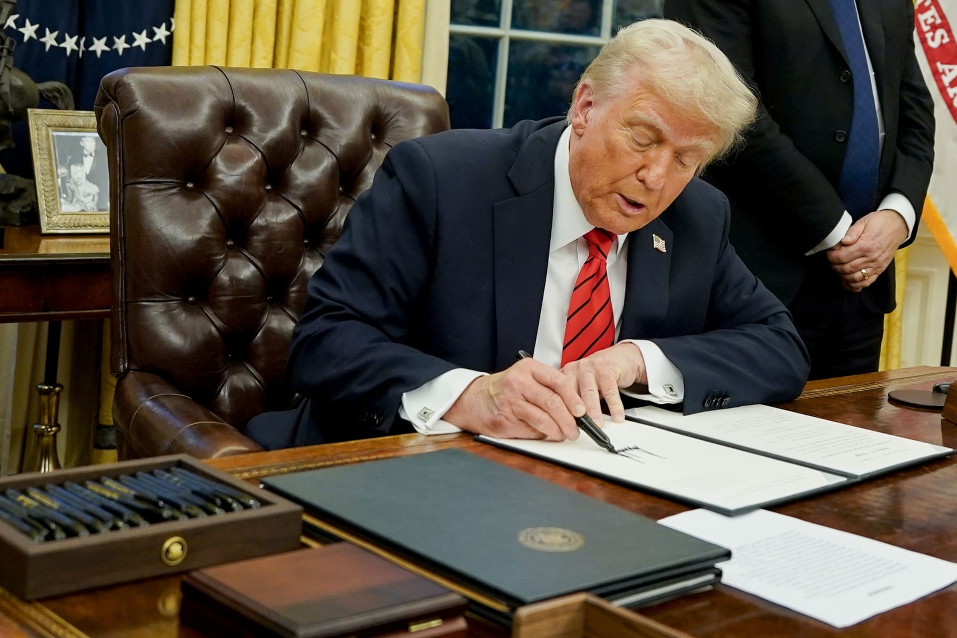 nxnoticias.com-trump-impone-aranceles-aduaneros-de-25-al-acero-y-al-aluminio