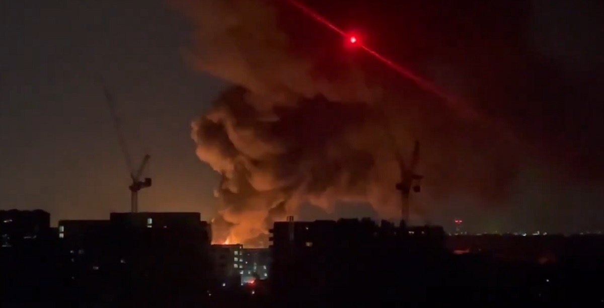 nxnoticias.com-cierra-aeropuerto-de-heathrow-por-un-gran-incendio-que-afecta-a-miles-de-vuelos