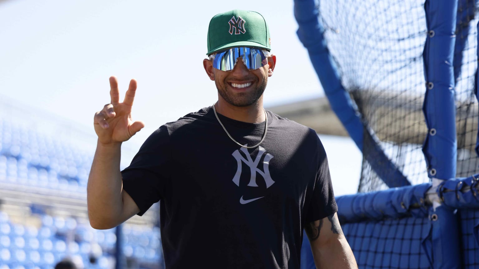 nxnoticias.com-de-conductor-de-uber-a-la-mlb-jc-escarra-llora-tras-firmar-con-los-yankees