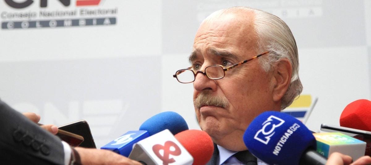 nxnoticias.com-expresidente-de-colombia-andres-pastrana-es-retenido-en-angola