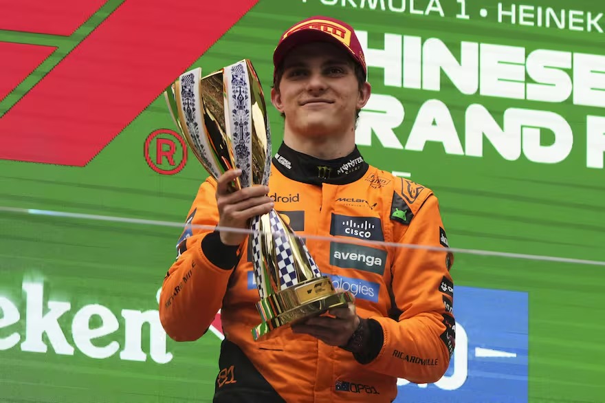 nxnoticias.com-mclaren-arrasa-en-china-piastri-y-norris-logran-historico-1-2