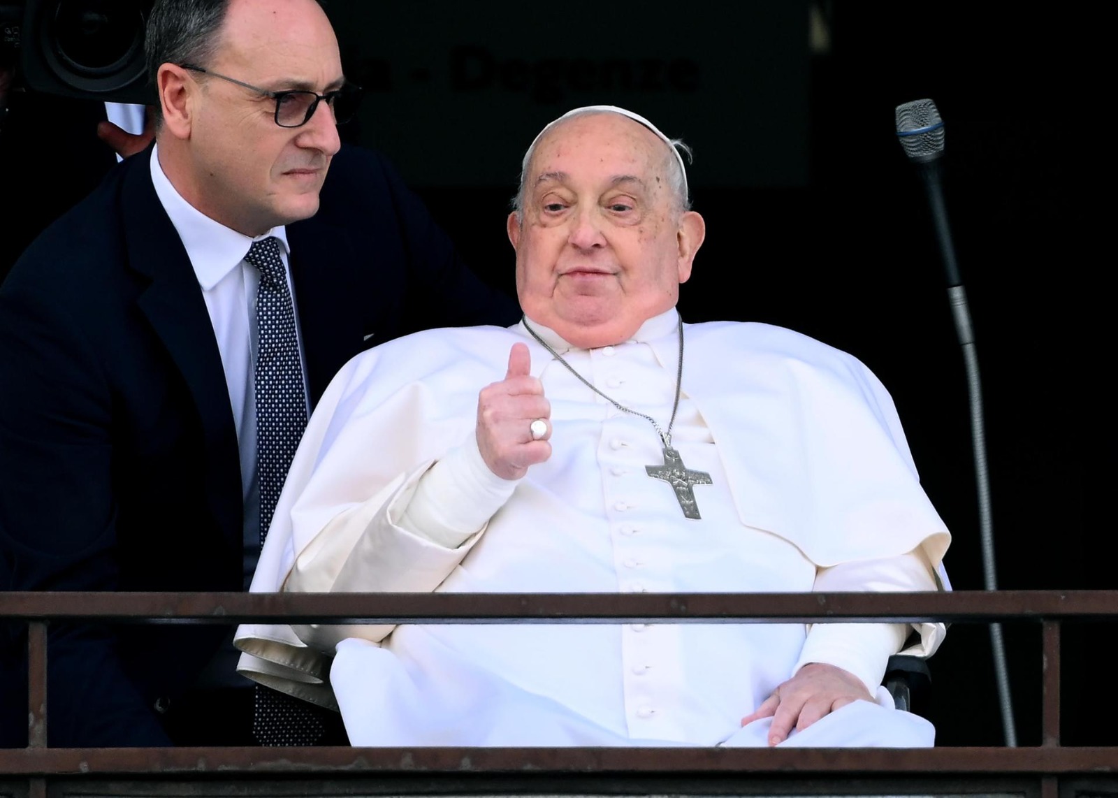 nxnoticias.com-reaparece-francisco-y-regresa-al-vaticano